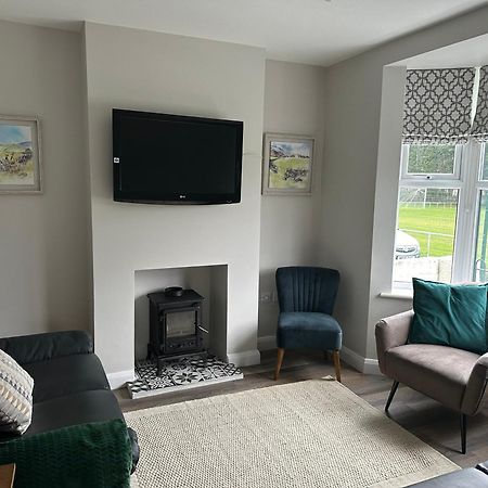 Homely House At The Foot Of Snowdonia 란베리스 외부 사진