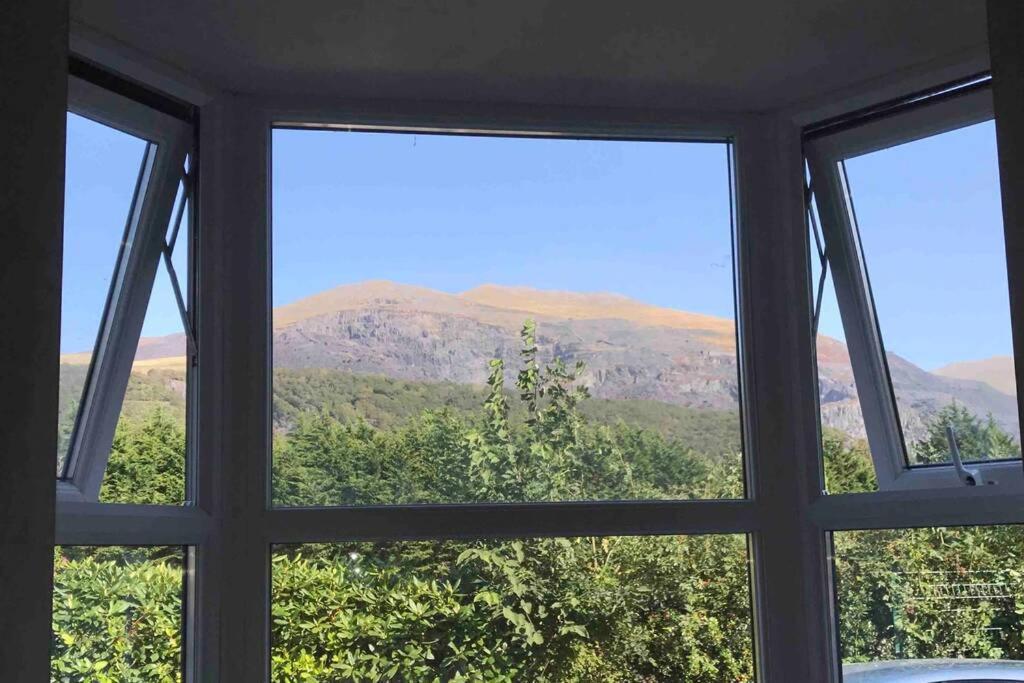 Homely House At The Foot Of Snowdonia 란베리스 외부 사진