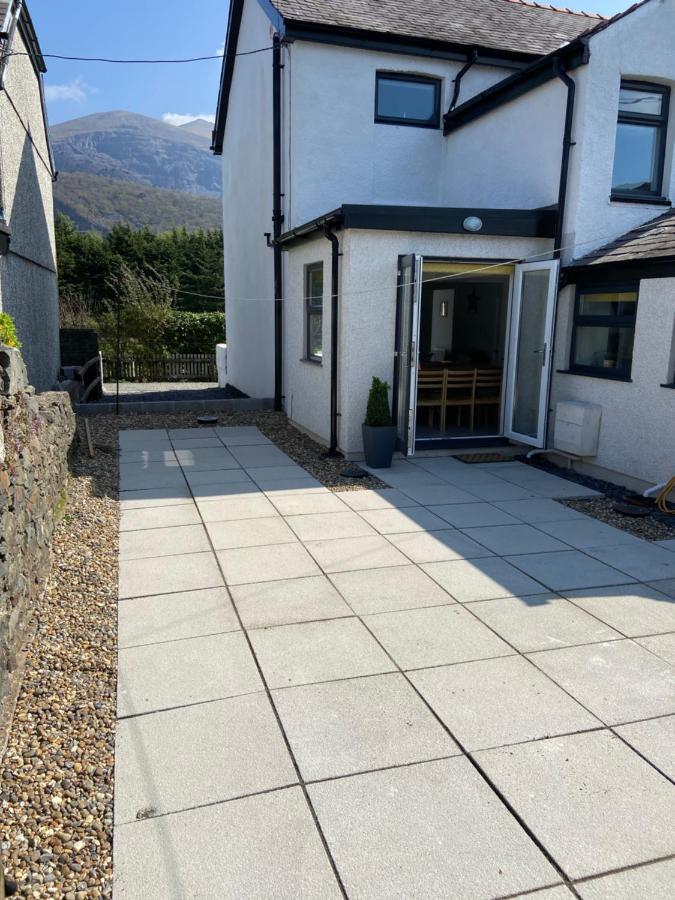 Homely House At The Foot Of Snowdonia 란베리스 외부 사진